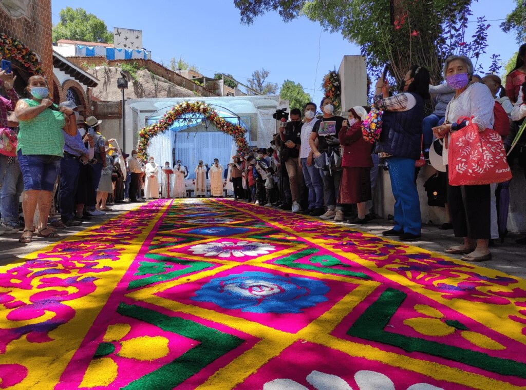 Bajada de la Virgen de Ocotlán en Tlaxcala 3 2 1-