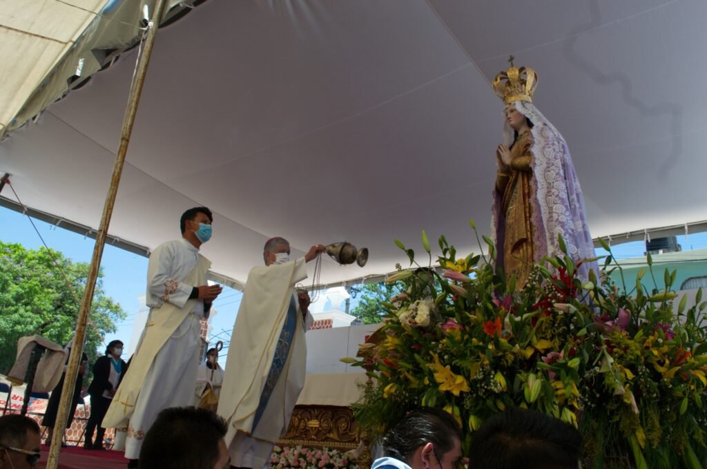 Bajada de la Virgen de Ocotlán en Tlaxcala 9 8 1-