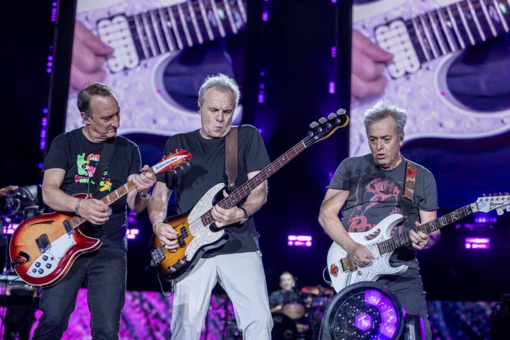 Tlaxcala Presente: Carlos Rivera con Hombres G en Concierto Deslumbra como Invitado 4 hombres g-