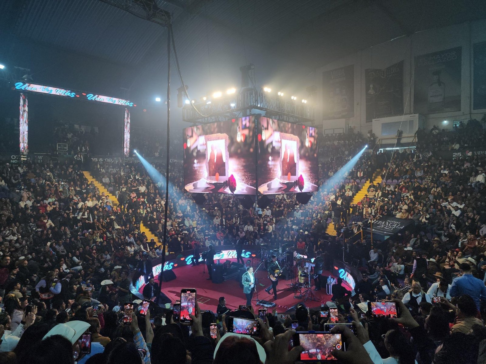 Conjunto Primavera enamora al Palenque de Tlaxcala