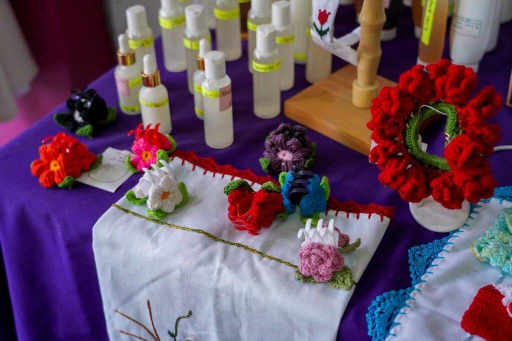 Artesanos Indigenas 3 1-