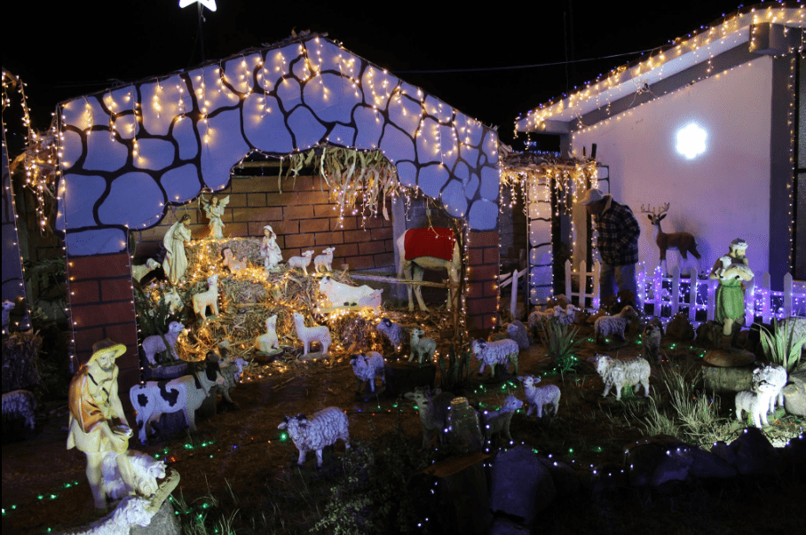 Villa Navideña al Pie de la Gran Montaña