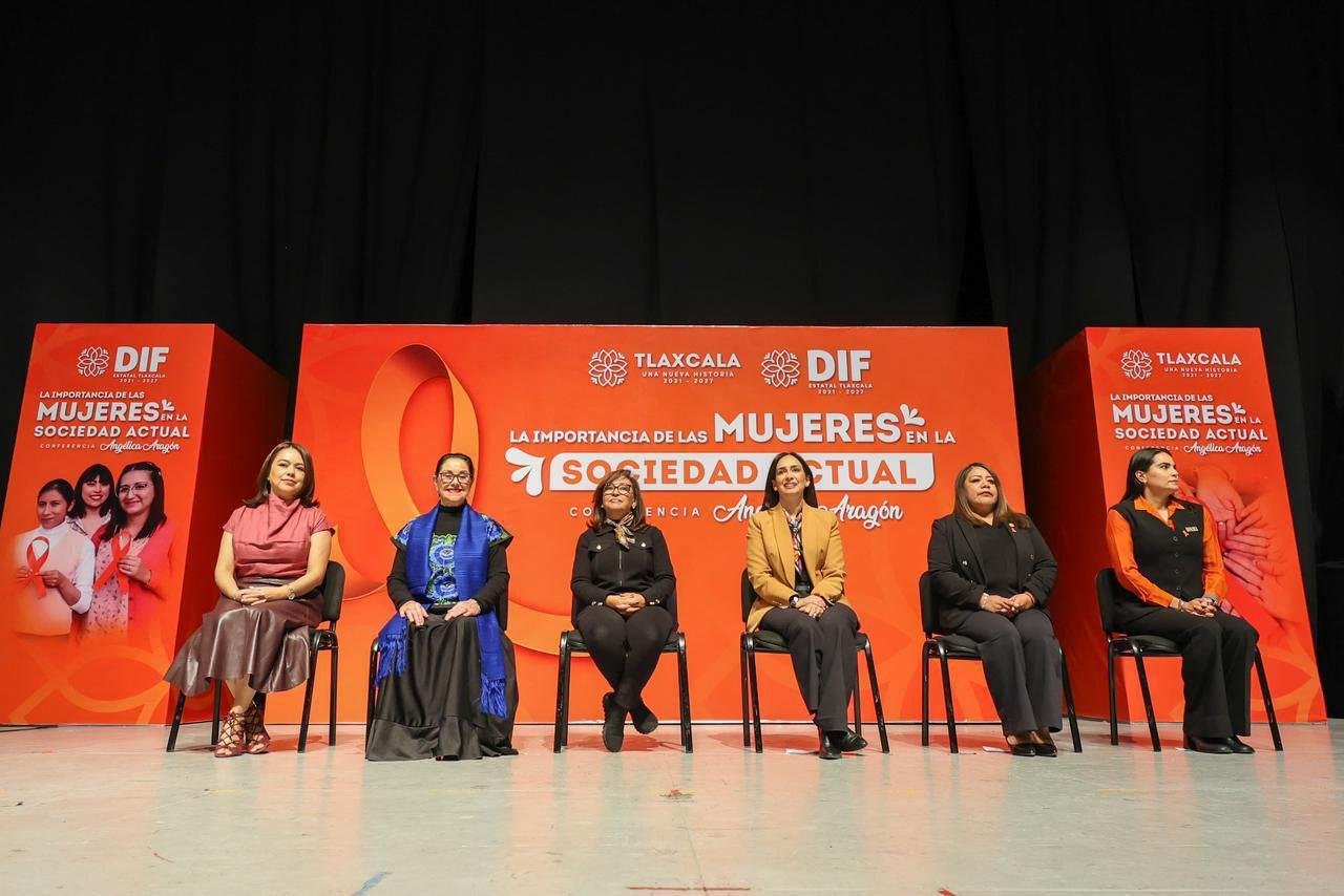 Angélica Aragón "Visión Femenil"