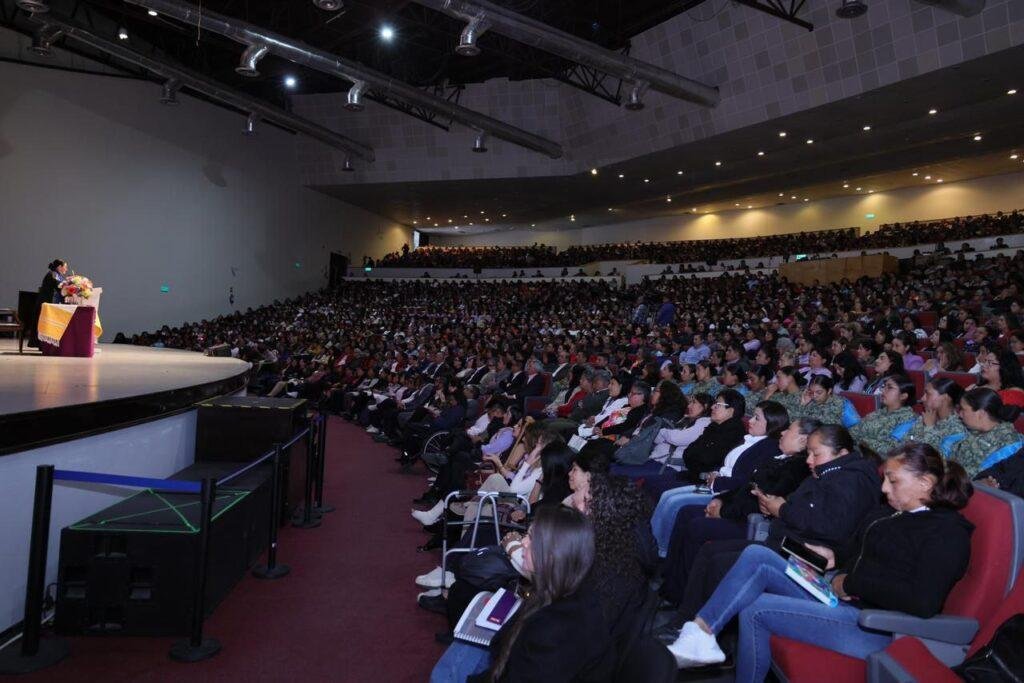 Angélica Aragón “Visión Femenil”