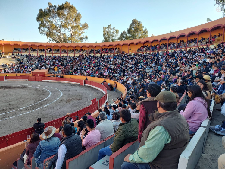 Éxito en la Novillada sin picadores de Año Nuevo en Apizaco 2026 2 Novillada sin picadores de Año Nuevo