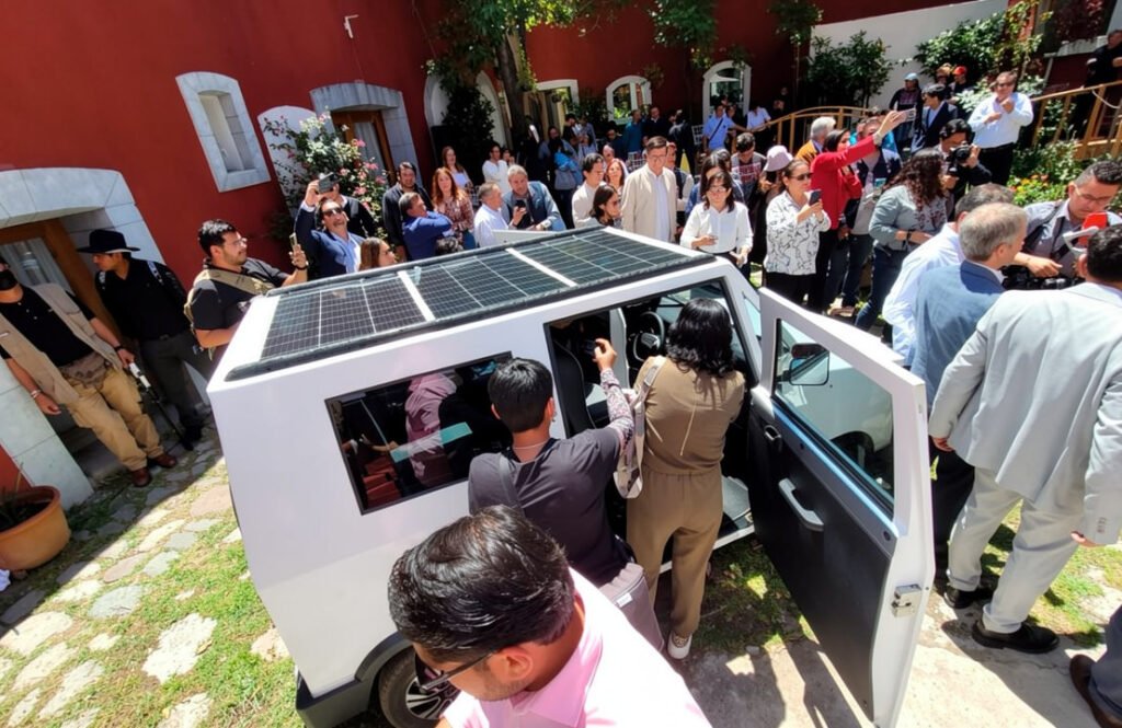 Presentan el vehículo TT, Totalmente Tlaxcalteca: El primer automóvil eléctrico mexicano hecho en Huamantla 2 primer automóvil eléctrico mexicano