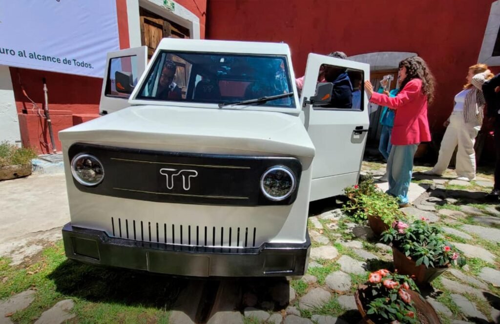 Presentan el vehículo TT, Totalmente Tlaxcalteca: El primer automóvil eléctrico mexicano hecho en Huamantla 3 primer automóvil eléctrico mexicano